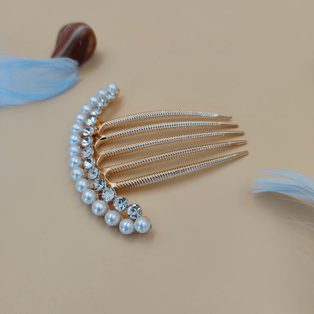 Grand peigne doré avec strass clairs et perles blanches - Accessoire élégant pour coiffure de mariage ou soirée