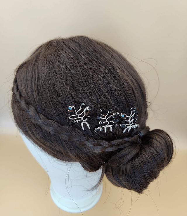 Lot de trois épingles à cheveux argentées strass noir