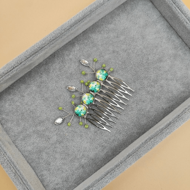 Peigne de cheveux argenté pour mariage avec cabochons bleus rouge ou vert et perles scintillantes