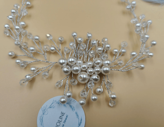 Peigne de cheveux argent avec des perles argenté et clair, accessoire de cheveux perles blanches