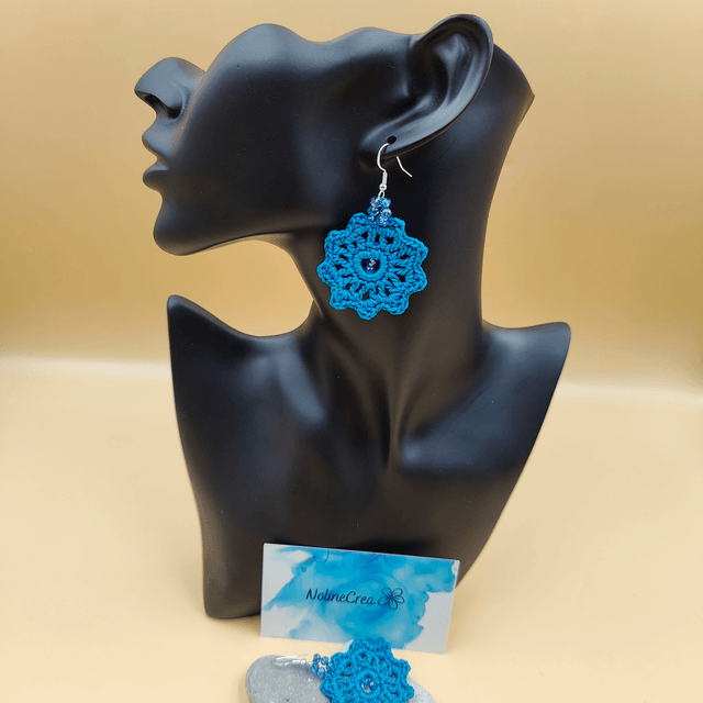 Boucles d’oreilles au crochet avec perles - 6 couleurs disponibles : bleu clair, bleu foncé, vert, rouge, jaune moutarde, beige