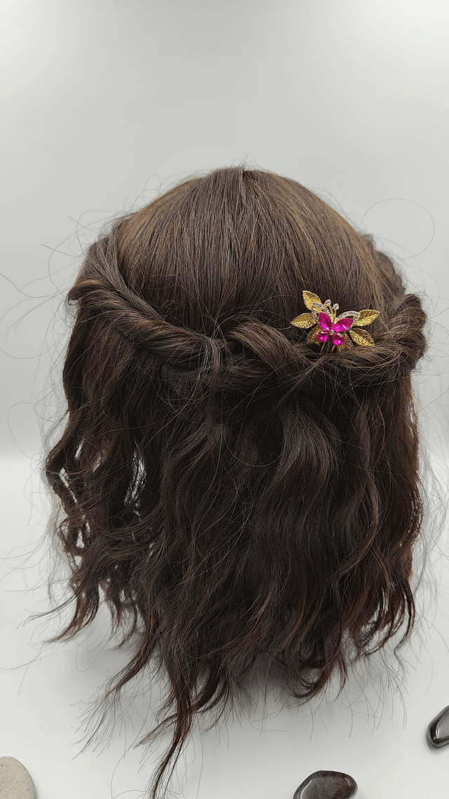 Petit peigne à cheveux dorée élégant, bijoux papillon dorée de couleur et feuilles scintillantes