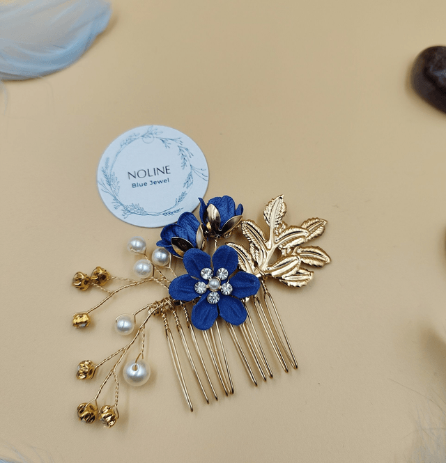 Peigne de cheveux dorée avec fleurs en tissus,
