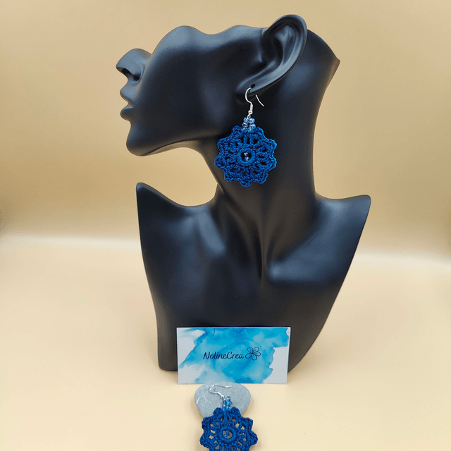 Boucles d’oreilles au crochet avec perles - 6 couleurs disponibles : bleu clair, bleu foncé, vert, rouge, jaune moutarde, beige