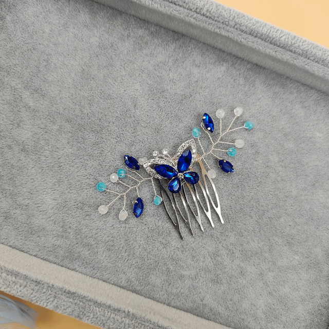 Peigne cheveux doré ou argenté avec papillon, strass bleus et perles 
