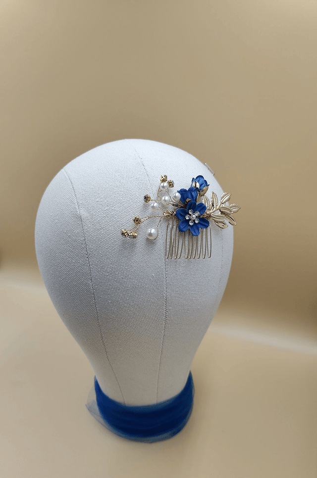 Peigne de cheveux dorée avec fleurs en tissus,