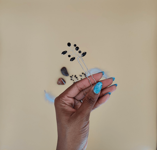 Lot de trois épingles à cheveux argentées strass noir