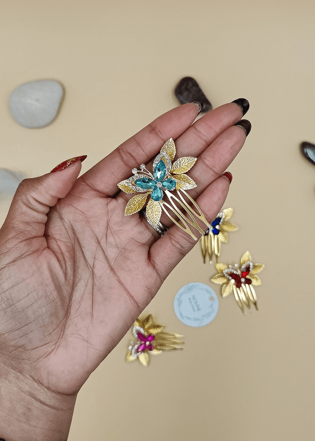 Petit peigne à cheveux dorée élégant, bijoux papillon dorée de couleur et feuilles scintillantes