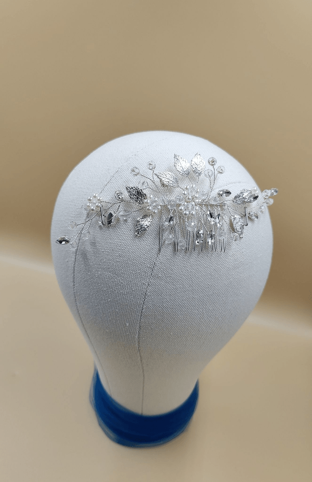 Peigne cheveux mariée feuilles argentés et perles blanches, accessoires de coiffure, bijoux de cheveux, chignon de mariée
