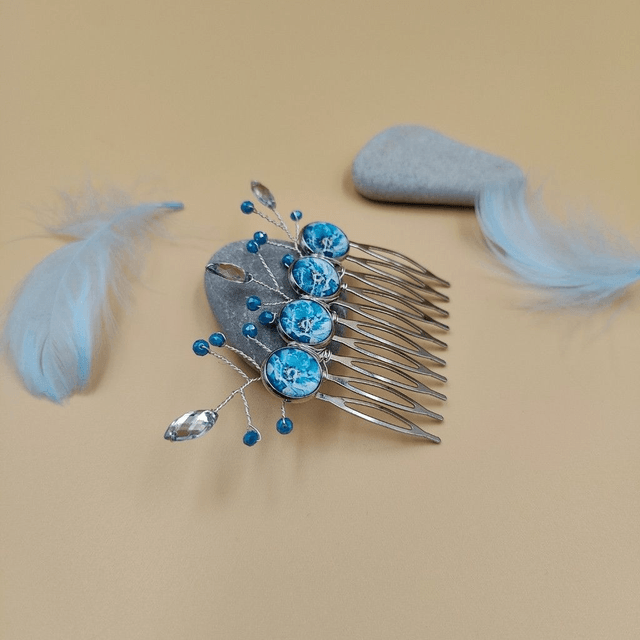 Peigne de cheveux argenté pour mariage avec cabochons bleus rouge ou vert et perles scintillantes