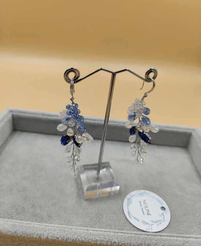 Boucles d'oreilles pendante strass bleu et perles de cristaux
