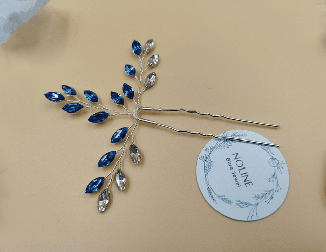 Épingles à cheveux argentées avec strass brillants